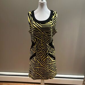Kardashian Kollection Yellow and Black Dress